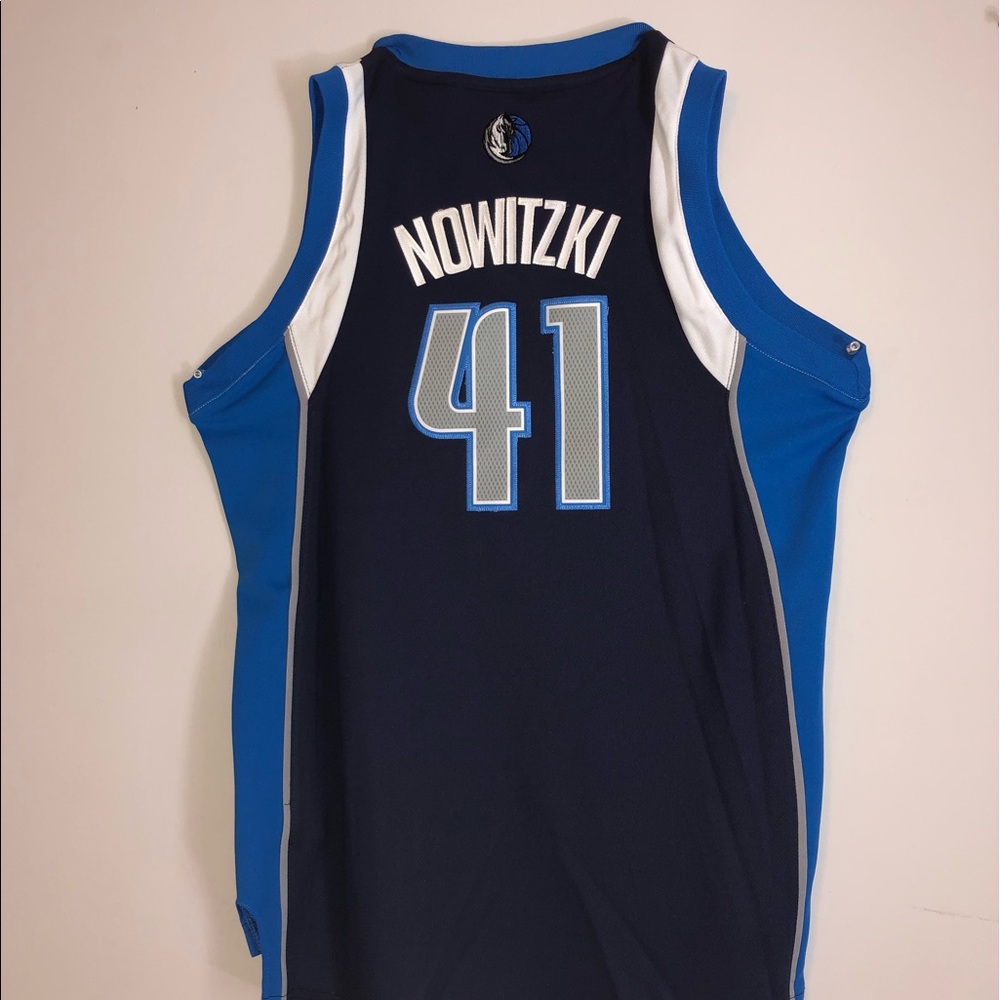 Dirk Nowitzki Dallas Mavericks Jersey - Picture 1 of 2